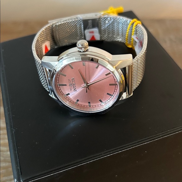 Invicta women’s Pink Dial with Silver Mesh Band Watch - Picture 5 of 6